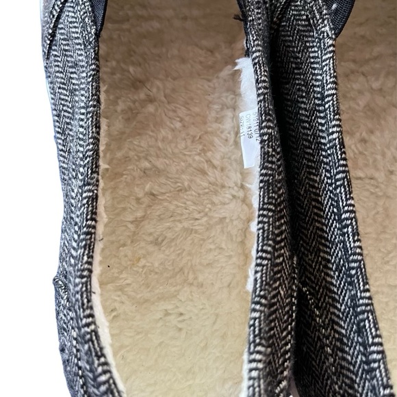 Cruzers Slide on Fur Lined Shoes - Picture 4 of 5